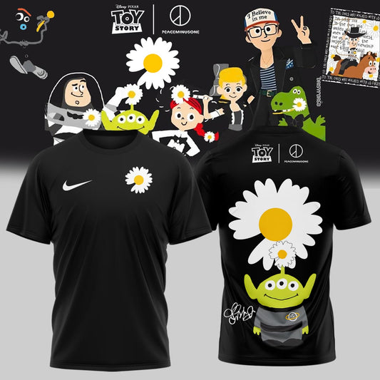 ,.G-Dragon’s PEACEMINUSONE x TOY STORY TShirt