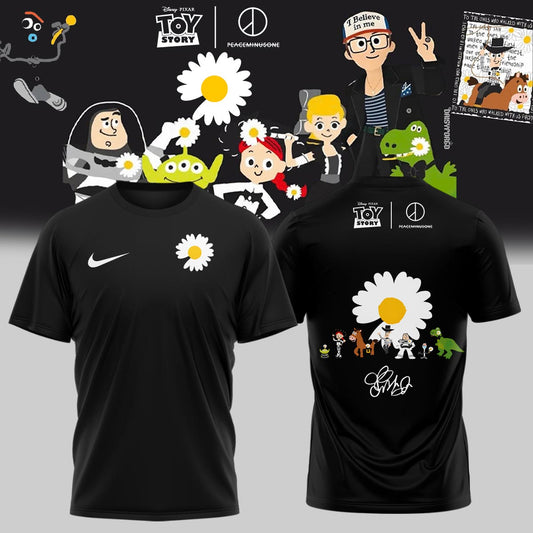 ,.G-Dragon’s PEACEMINUSONE x TOY STORY TShirt