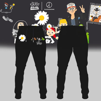 ,.G-Dragon’s PEACEMINUSONE x TOY STORY TShirt