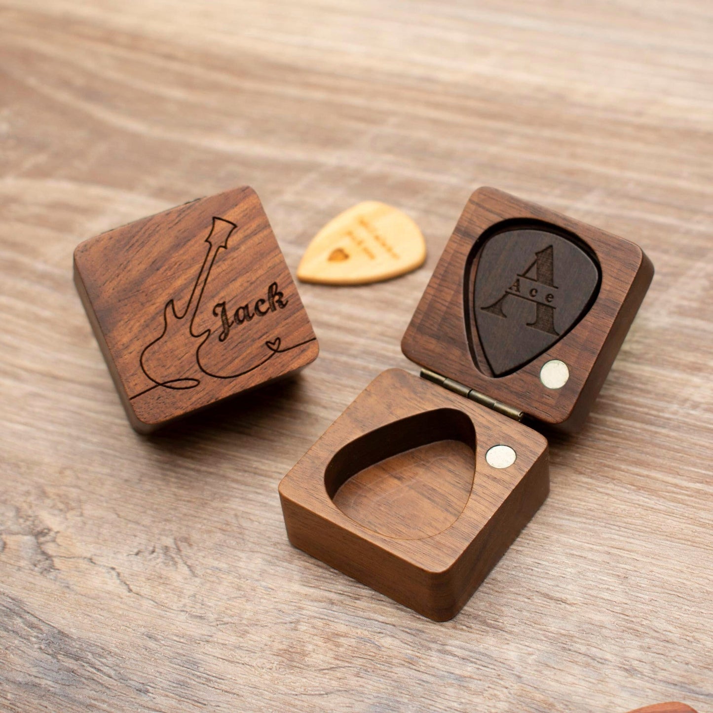 Personalized Wooden Guitar Picks with Case, Custom Guitar Pick Holder, Plectrum Box Guitar Player Gift, Father's Day, Gifts for Christmas
